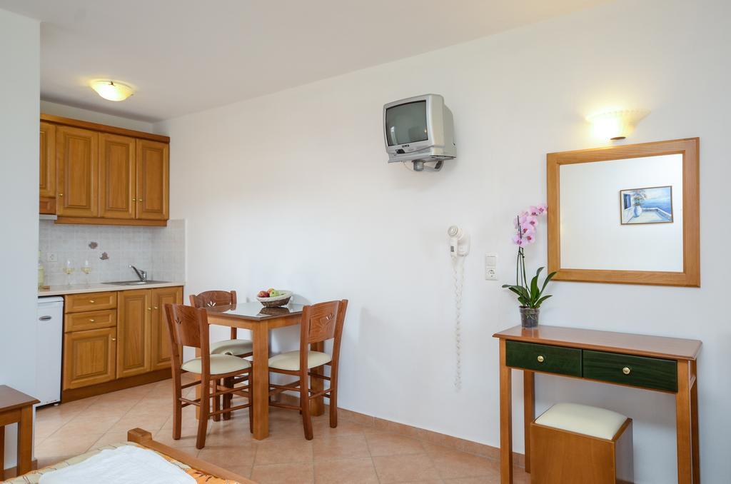Agnadi Hotel Agia Anna  Ngoại thất bức ảnh