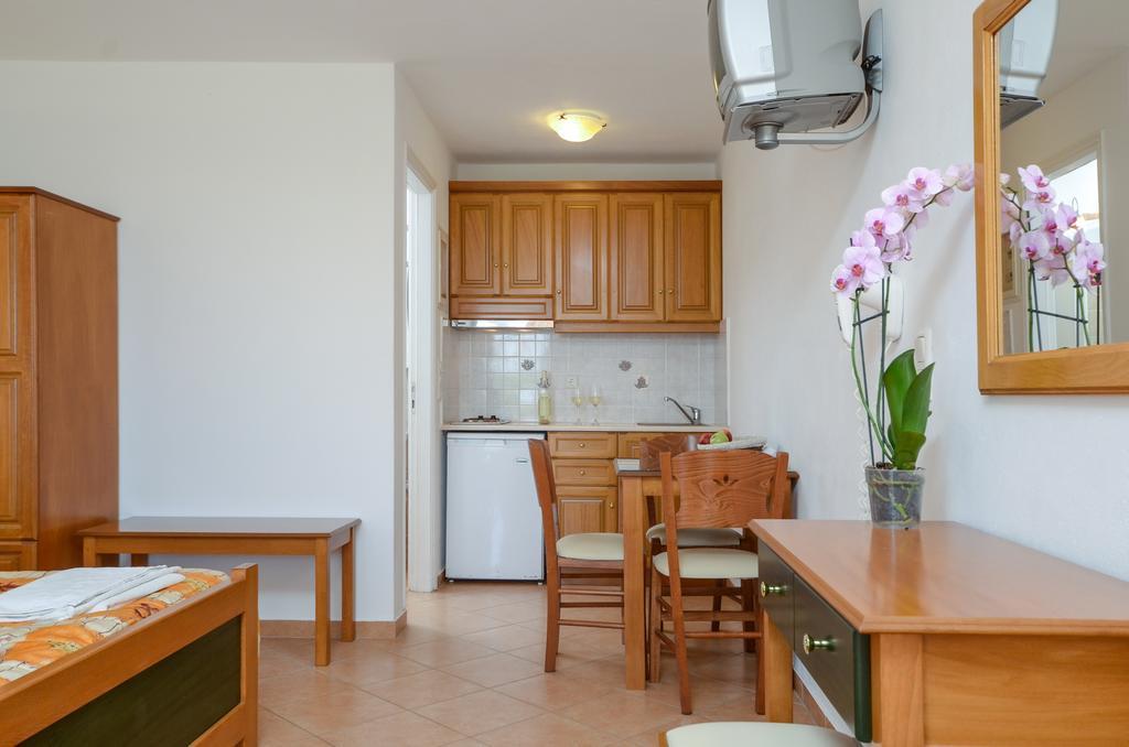 Agnadi Hotel Agia Anna  Ngoại thất bức ảnh